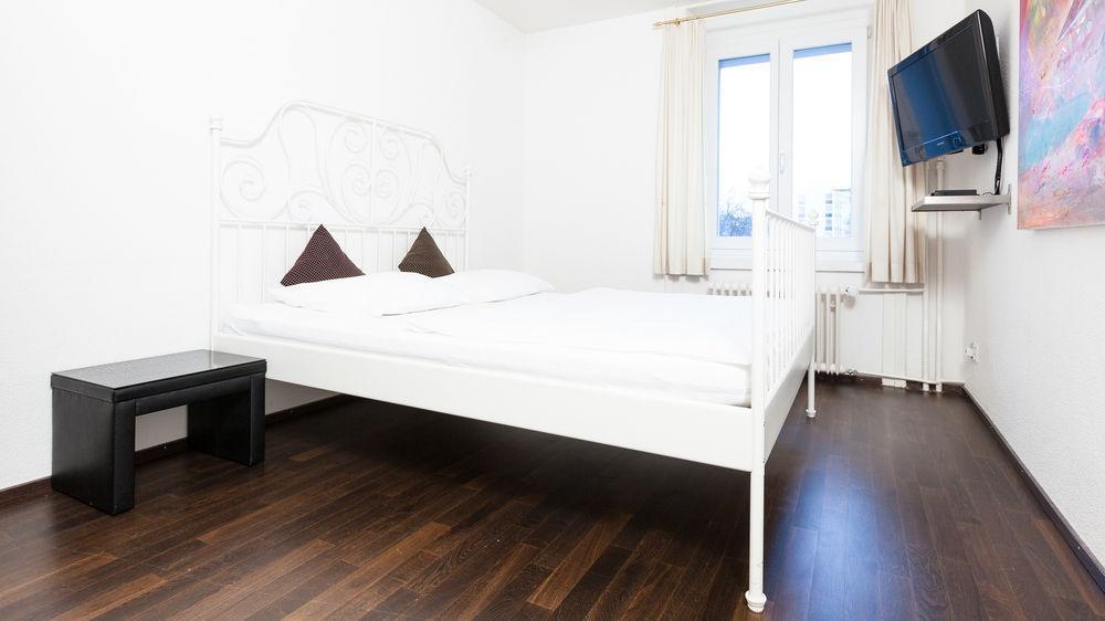 Swiss Star Guesthouse District 3 - Contactless Self Check-In Zurich Extérieur photo