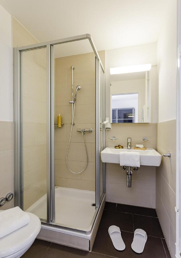 Swiss Star Guesthouse District 3 - Contactless Self Check-In Zurich Extérieur photo