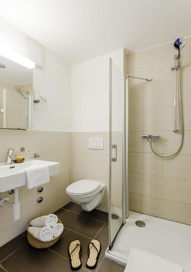 Swiss Star Guesthouse District 3 - Contactless Self Check-In Zurich Extérieur photo